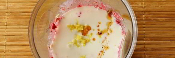 смузи с ягодами, имбирем и овсянкой