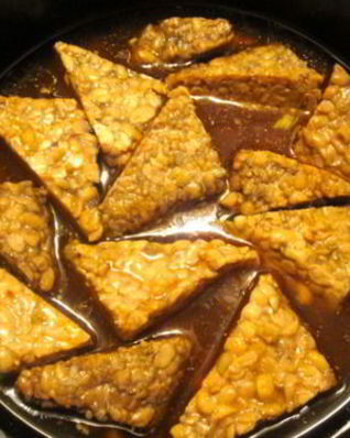 Темпе в кленовом сиропе
