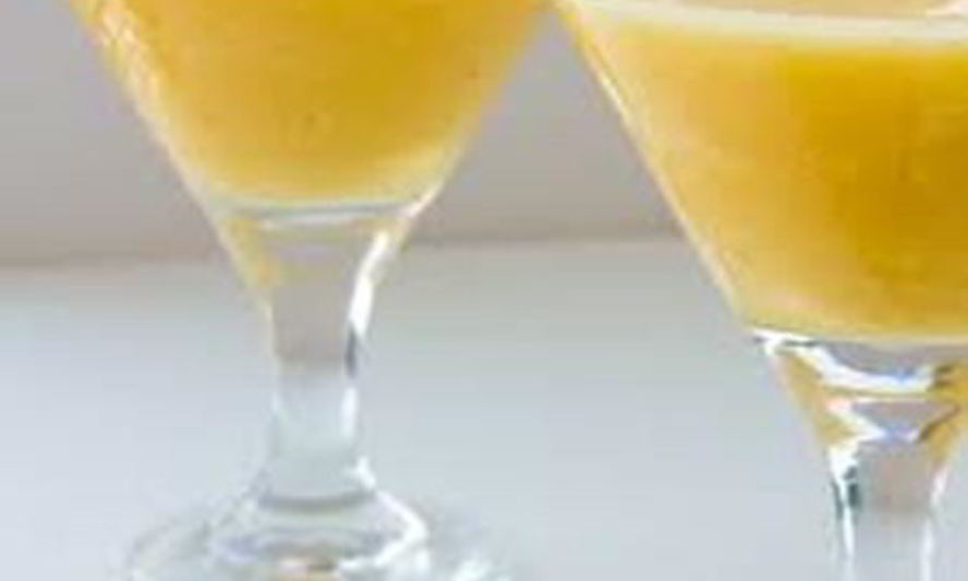 Рецепт витаминного напитка из ананаса и банана