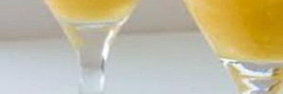 витаминный напиток из ананаса и банана