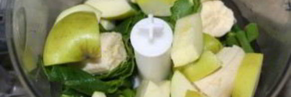 зеленый коктейль с черносливом