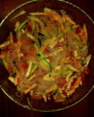 Фунчоза по-корейски с омлетом