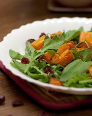 Итальянский салат с запеченной тыквой и рукколой