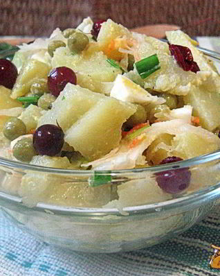 Картофельный салат с квашенной капустой
