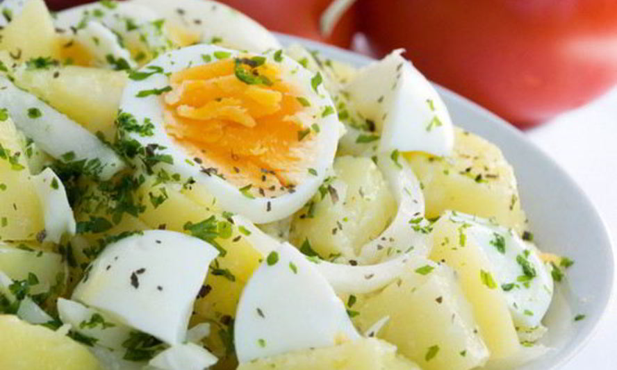 Рецепт картофельного салата с пряными травами