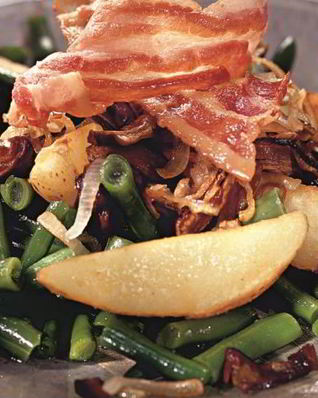 Теплый картофельный салат с грибами