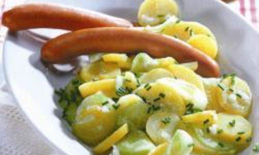 Рецепт теплого картофельного салата с огурцом