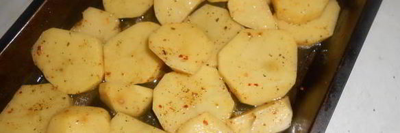 теплый салат с запеченным картофелем