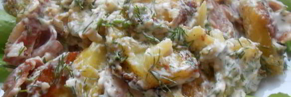 теплый салат с запеченным картофелем