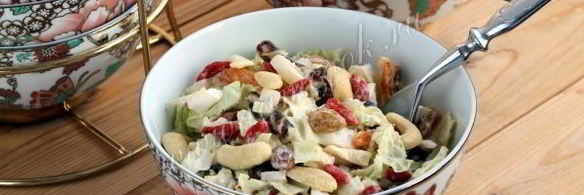 салат из капусты с сухофруктами