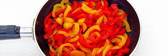 салат из жареного перца с петрушкой и чесноком