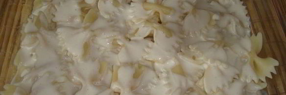 грибы в сливочном соусе под шубой из фарфалле