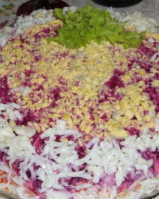 Селедка под шубой с жареным луком