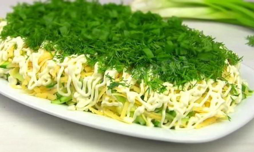 Рецепт селедки под зеленой шубой с сыром и без свеклы