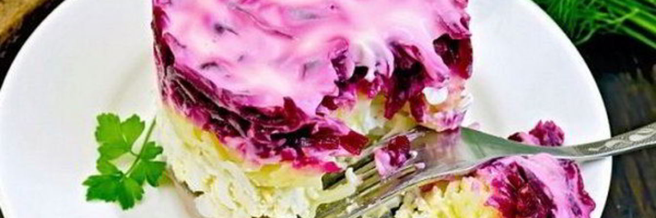 Сочная сельдь под шубой с яблоком