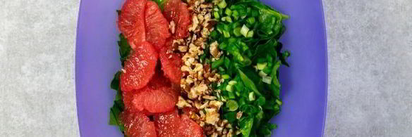 салат с грейпфрутом, орехами и шпинатом