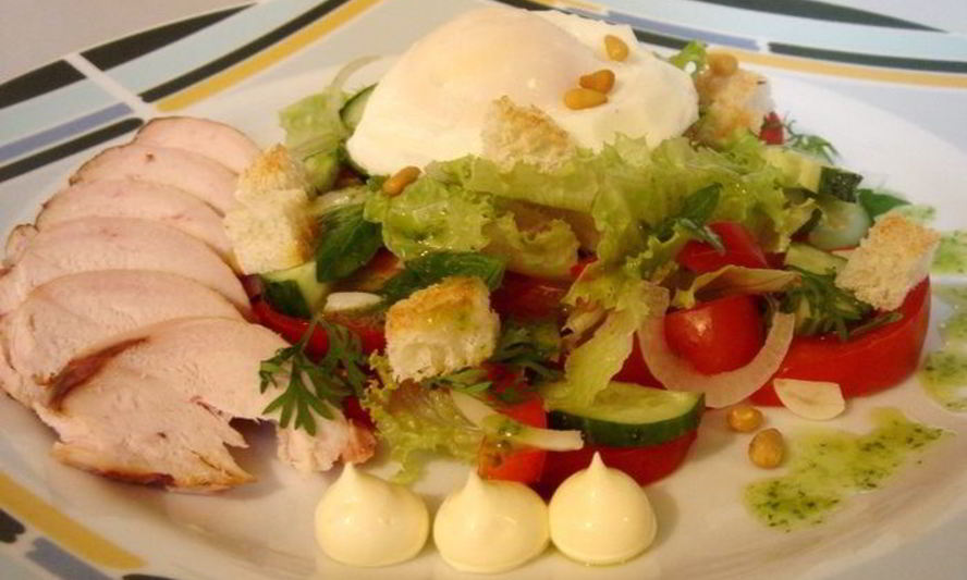 Рецепт салата с копченой куриной грудкой