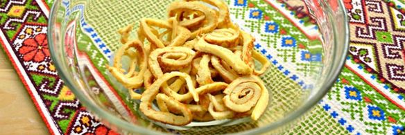 салат с крабовыми палочками и яичными блинчиками