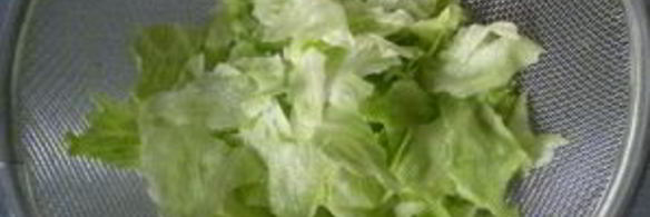 салат с кукурузой и яйцами