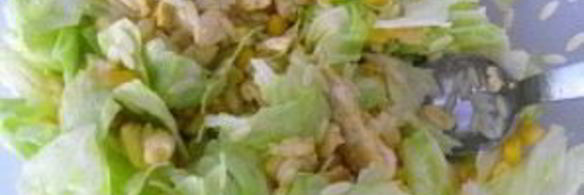 салат с кукурузой и яйцами