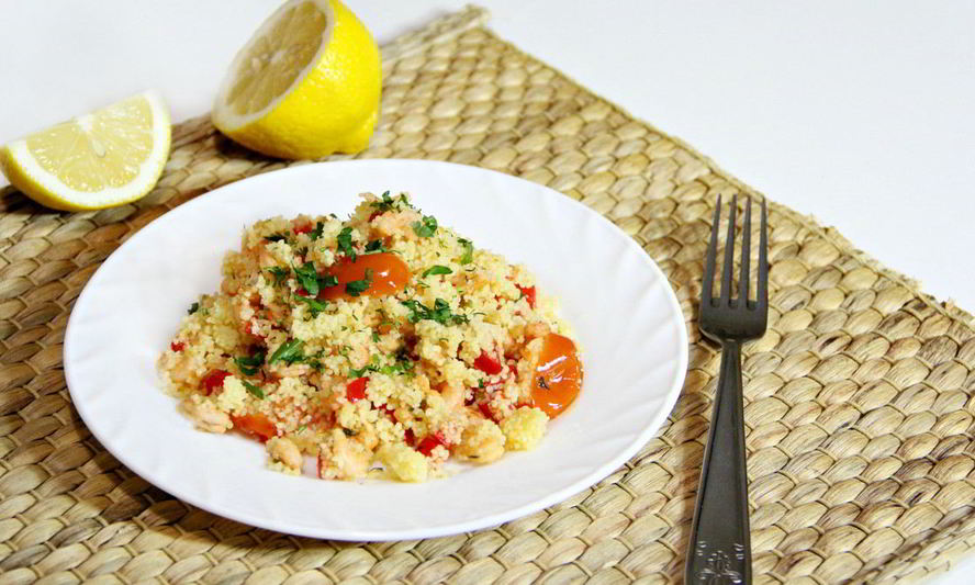 Рецепт салата с кускусом и креветками