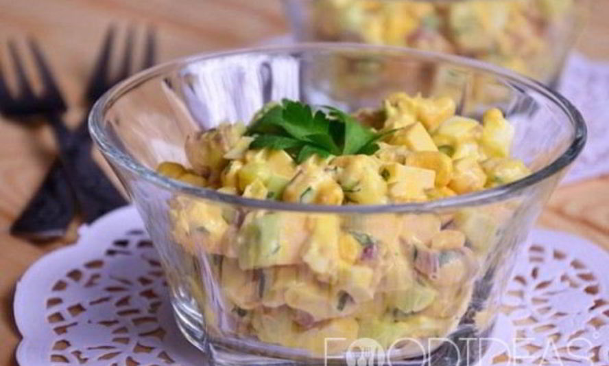 Рецепт салата с печенью трески и кукурузой