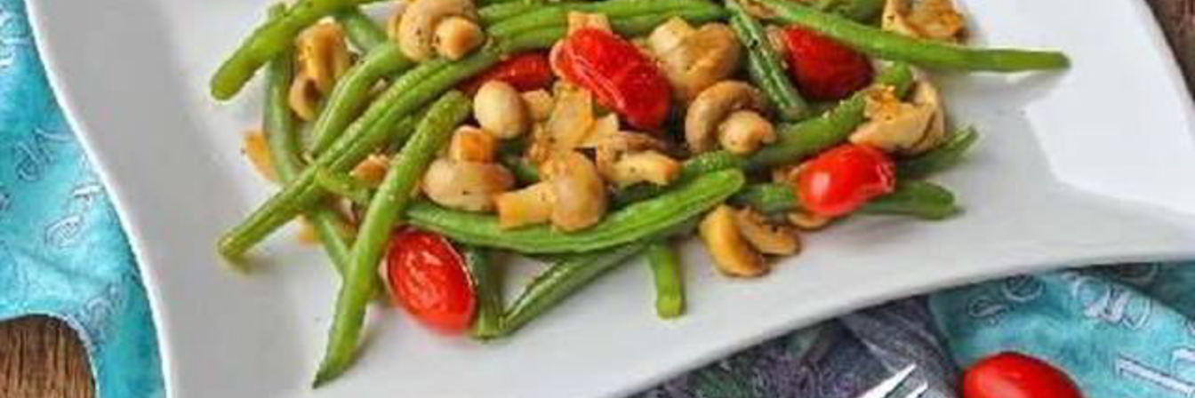 Салат с шампиньонами и фасолью