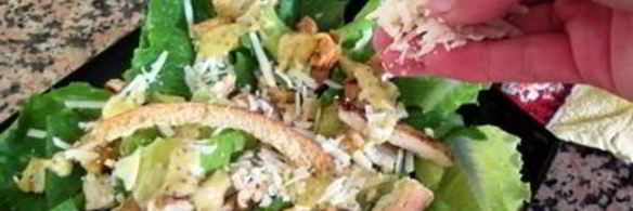 салат цезарь с курицей