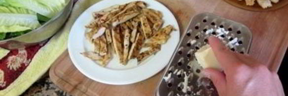 салат цезарь с курицей