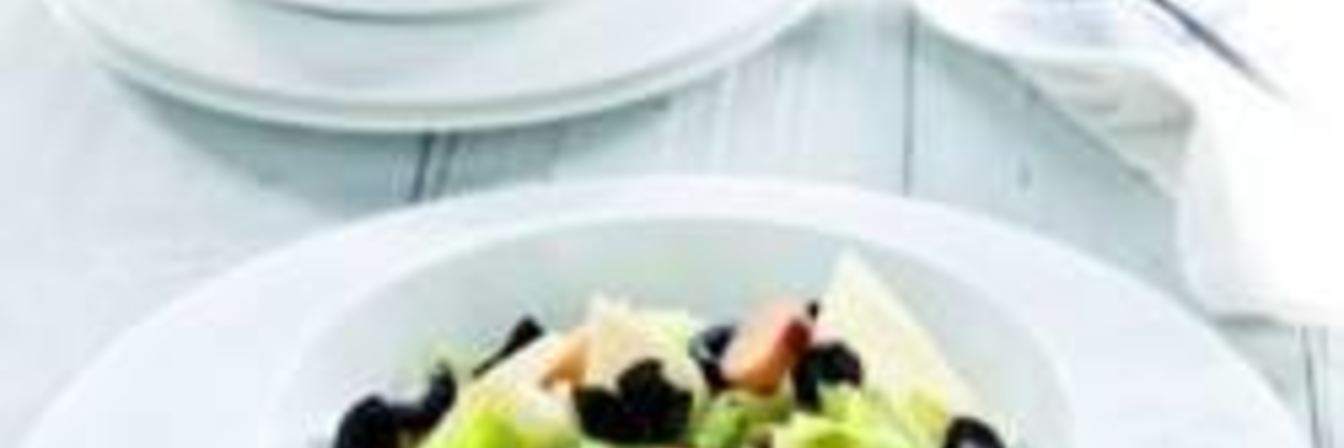 Салат Цезарь с маслинами