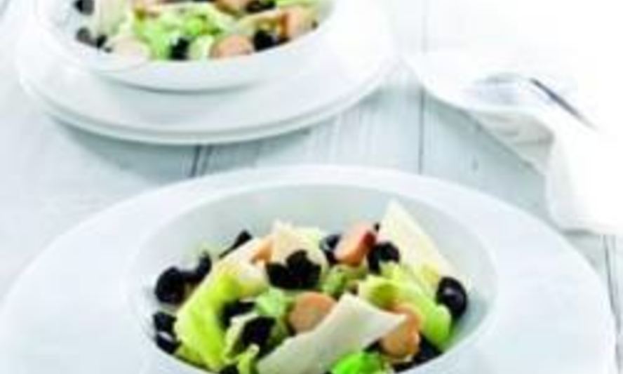 Рецепт салата цезарь с маслинами