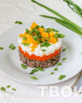 Слоеный салат с говяжьей печенью