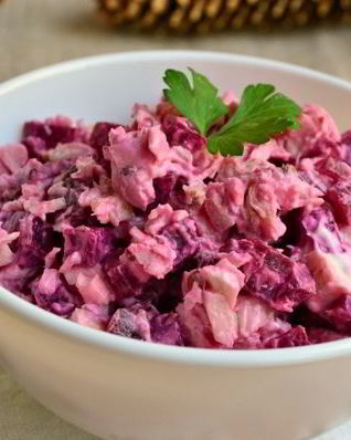 Свекольный салат с курицей