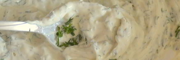 свежий летний салат с фетой и огурцом