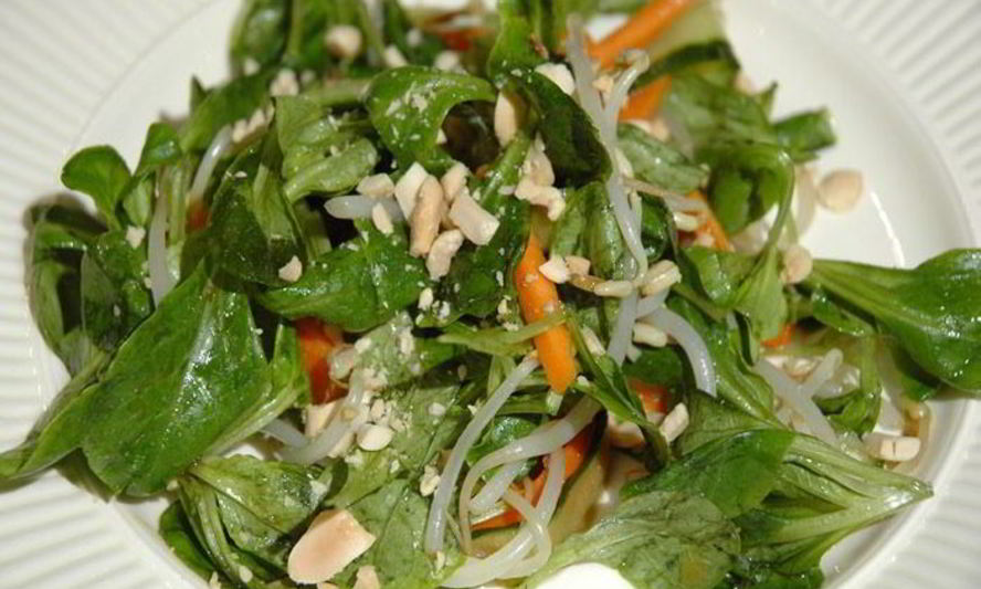 Рецепт тайского салата с арахисом