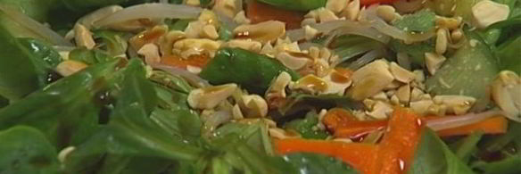 тайский салат с арахисом