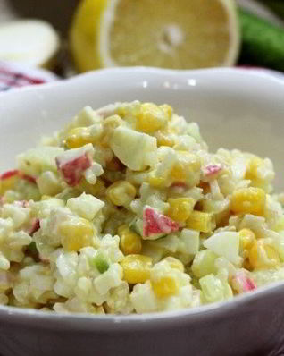 Вкусный крабовый салат