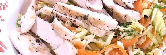 вьетнамский салат с курицей и арахисом