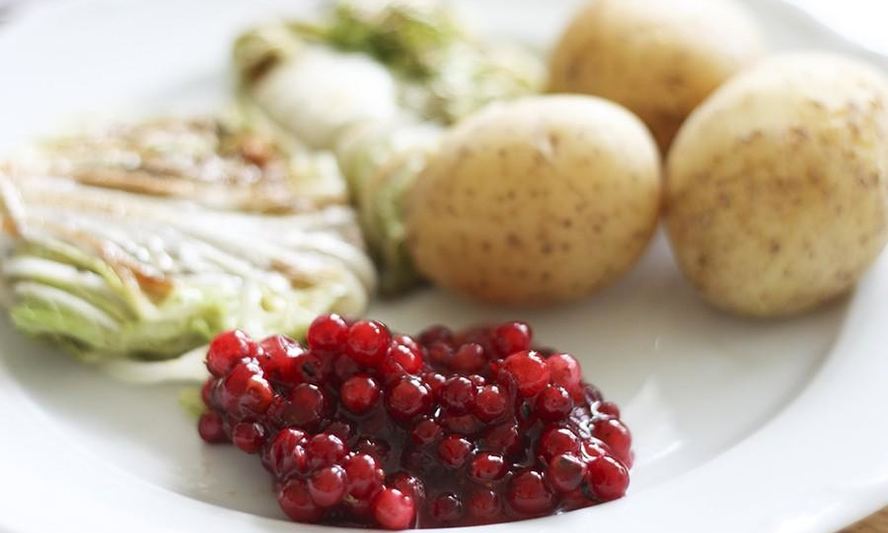 Рецепт брусничного соуса из варенья