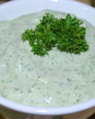 Чесночный соус с зеленью