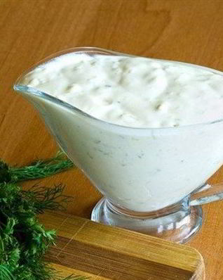 Сметанный соус с чесноком
