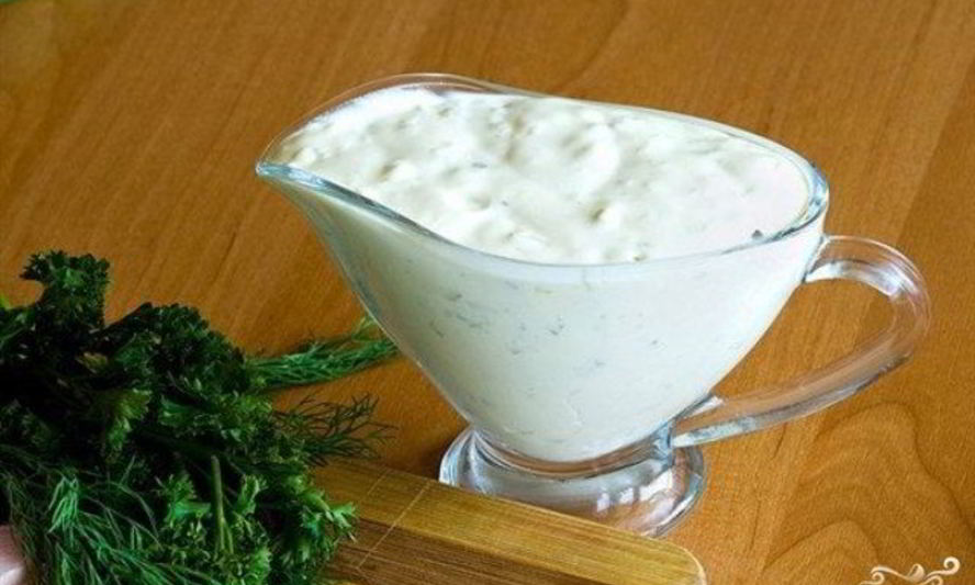 Рецепт сметанного соуса с чесноком