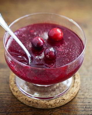 Соус из брусники — вкусная и полезная заправка к мясным блюдам