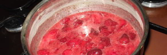 ягодный крем-соус