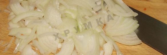 борщ со свекольной ботвой и чесночными булочками