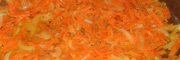 борщ со свекольной ботвой и чесночными булочками