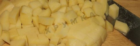 борщ со свекольной ботвой и чесночными булочками