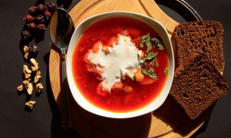 Рецепт холодного борща с сосисками