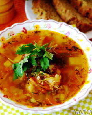 Летний борщ без свеклы с помидорами