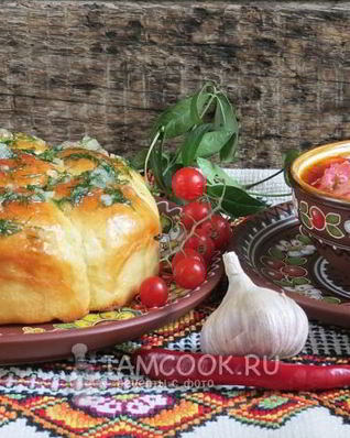 Украинский борщ с пампушками